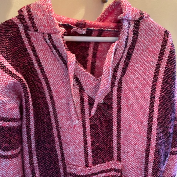 Red sweater - Picture 2 of 4